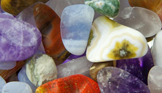 Fünf Elemente mit Amethyst - Chalcedon - versteinertes Holz - Rosenquarz und Ocean-Chalcedon